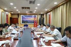 柳州市委常委、宣传部部长甘毅一行到自治区广电局拜访图片