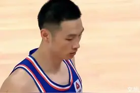 朱旭航19分，法尔14+10，新疆队92:91险胜深圳队图片