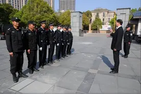 揭秘保安公司生意经：业务不多却天天招人，靠裁员年收入超100万图片