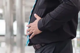 44岁江苏男子坚持夜跑，每天五公里，坚持一年后身体有什么变化？图片