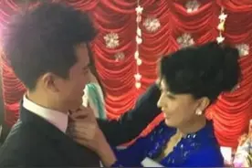 央视主持杨帆：暗恋张蕾8年，娶青梅竹马妻子，女儿成漏风小棉袄图片