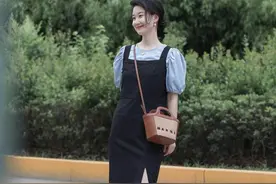 真正洋气的女人，夏天都爱这三种裙子的搭配方式，简约大气又时髦图片