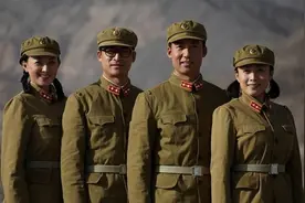 影视作品中55式军服的“穿帮”镜头图片