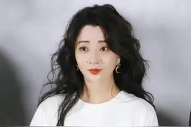 殷桃的原生态图片，这才是天然美女，不是硅胶脸可以比的图片