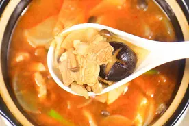 天冷不懂吃砂锅可惜了，这4道懒人砂锅，有肉有菜，简单又暖身图片