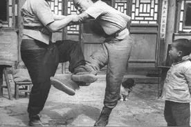 旧时京津摔跤谁更牛？1935年全国运动大会，南市卜六力压天桥宝三图片