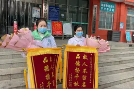 江夏两名护士跪地救人视频传遍了网络 后续来了图片
