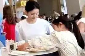 章泽天被曝二胎是双胞胎儿子，身家超5百亿的她不是“生子机器”图片