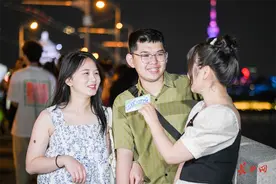 “我要挑战更高难度” 对诗现场主播遭遇硬核游客丨偶遇主播·对诗长江图片