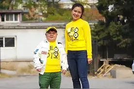 四川1米2富豪：有7套豪宅，娶漂亮女演员，妻子与他结婚是为爱情图片