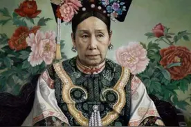 1908年，慈禧去世，隆裕发现她的大秘密，羞愧难当，只能偷偷处理图片