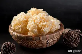 新鲜银耳和干银耳有啥区别？这样的银耳出胶快，选错了，不好吃图片