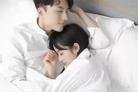 夫妻在床上常见的几种姿势，看看你喜欢哪一种？图片