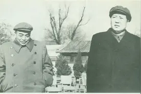 军阀部队中两个一等兵，都被称为猛张飞，一个成元帅，一个是上将图片
