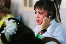 职业哭灵的人图片
