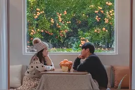 一个男人主动问你要“这三样东西”，别怀疑了，他是对你动了真心图片