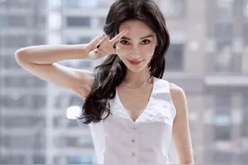 杨颖Angelababy美式甜心风写真曝光，短裙马甲造型诠释甜美时尚图片