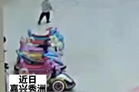 【#14岁少年捡到4岁娃帮忙找妈妈#】图片