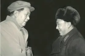 看看都有哪些开国上将，有幸与主席同框，留下的珍贵合影图片