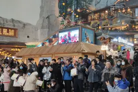 一天7万人排队！东北“文和友”，靠造假一夜爆红图片