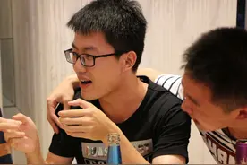 高三“豪华散伙饭”火了，吃一顿饭要6万多？许多家长不乐意了图片