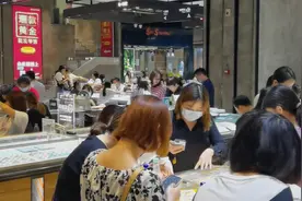 我在水贝当淘小二，这里人均身价过亿，每天都有黄金传奇图片