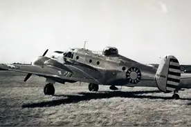 1949年，满载50箱银元的飞机在湖南坠毁，村民哄抢后付出惨重代价图片
