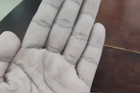 事实证明跑步不能将手机挂到手臂上图片