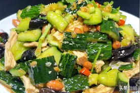 凉拌黄瓜，很多人第一步就错了，难怪没有饭店好吃，教你正确做法图片