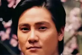 赵丽颖背后靠山曝光，向华强都要忌惮三分，难怪说冯绍峰攀不上图片