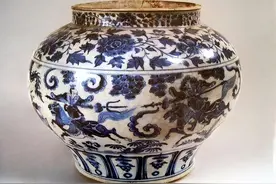 1980年，广西横县工人挖出骨灰罐，用其腌酸菜，多年后价值2.3亿图片