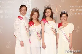 2022香港小姐冠军林钰洧、亚军许子萱、季军暨最上镜小姐梁超怡图片