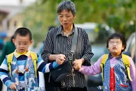 她是失独母亲，56岁冒死生下龙凤胎，她说：为孩子我想活到100岁图片