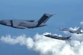 歼20出动，首次执行特殊任务，中国空军的王牌，志愿军英烈看到了图片
