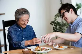 同为高度烈酒，喝伏特加的俄罗斯战斗民族，为何不敢喝中国二锅头图片