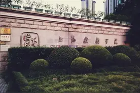 表演专业八千录37人，明年要达高考一本线，演员文化提升刻不容缓图片