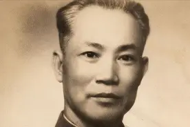 黄埔军校谁最受尊敬？不是老蒋，陈赓：我们都愿意叫他大哥图片