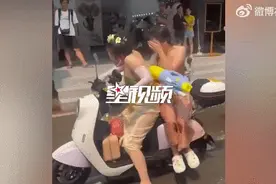 “泼水节女生被撕扯雨衣”，多方回应图片
