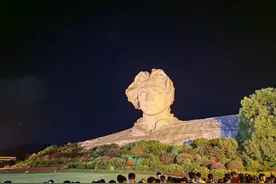 游览橘子洲头，传承红色思想图片
