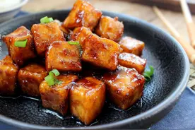 豆腐最好吃的做法找到啦！外脆内嫩，成本3块钱比肉还香~图片