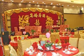 广西玉林农村婚礼酒席够“豪横”，硬菜双份上，还不要随份子钱图片