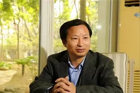 他研发出新冠疫苗，20年离婚被分走235亿，公司股价却飙升至千亿图片