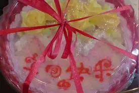 宝妈因孩子吃了同学生日蛋糕发飙图片
