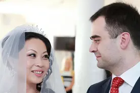 荷兰美女嫁给中国男人后悔吗？洋媳妇：感到委屈！文化差异太大了图片