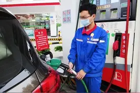 汽车油加满好？还是加一半油好？老司机告诉你图片