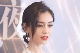 红毯大型翻车现场！钟丽缇臃肿闫妮乱搭配，海陆一脸苦相好壮硕图片