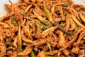 农村秘制腌萝卜干做法，一次腌10斤，香辣脆爽，放一个月都不坏图片