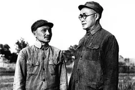四大野战军的政委是元帅军衔，那么副政委是什么军衔？图片