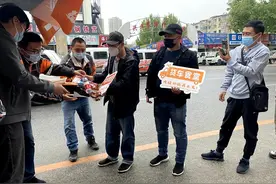 货拉拉货车食堂落地大连 百名司机领到免费午餐图片