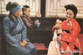 《红楼梦》中的巧姐儿大姐儿身世与凤姐的年龄图片